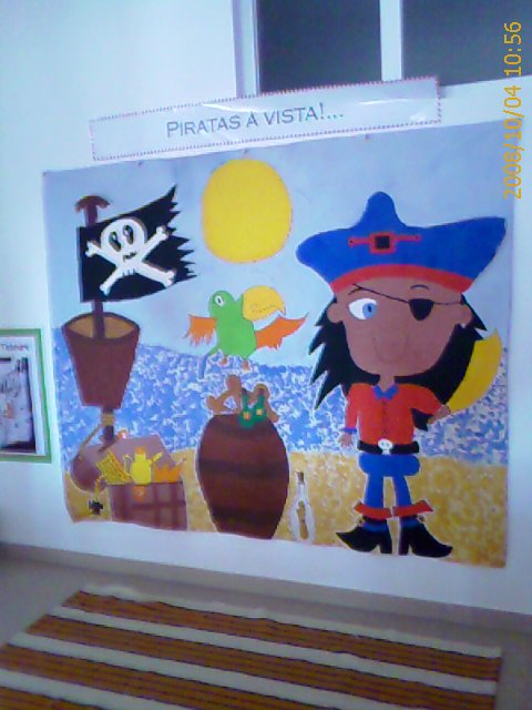 sala decorada com piratas